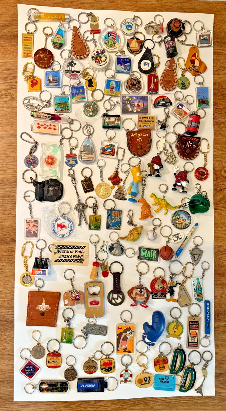 🔑 Huge Vintage Keychain Lot 100+ Advertising Travel Souvenir Character Novelty